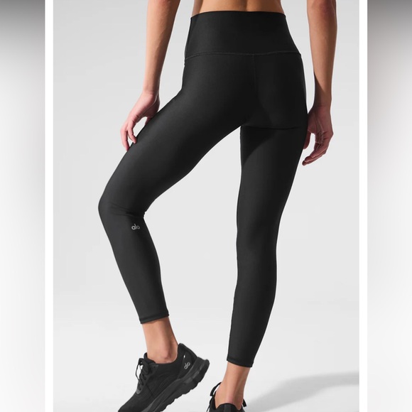 ALO Yoga Pants - Alo High-Waisted Black Leggings